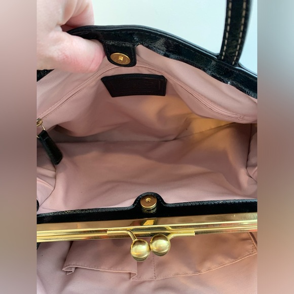 Coach Shoulder Bag Brownish Blush Lining Gold Middle Clasp Numerous Pockets - Picture 6 of 11